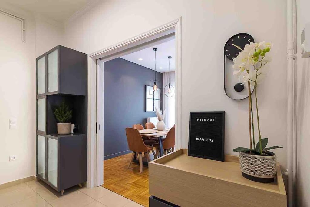 A Unique Apartment In The Historical Center-3Bds Athen Exterior foto